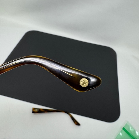 Vintage Chanel Sunglasses Replacement Temples  And Screws 5011 502/93 Tortoise - Picture 5 of 13